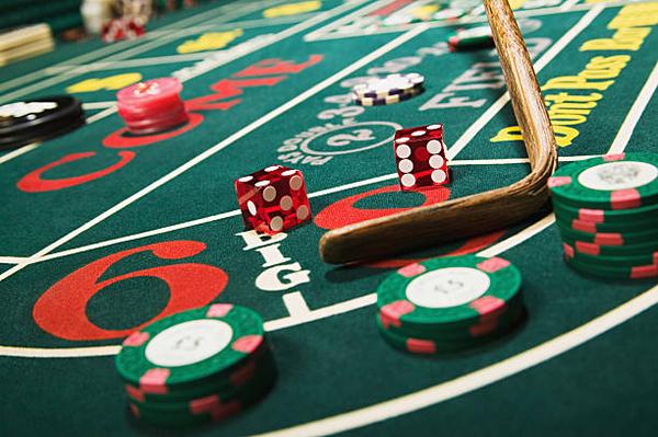 How Players Navigate online casinos Singapore